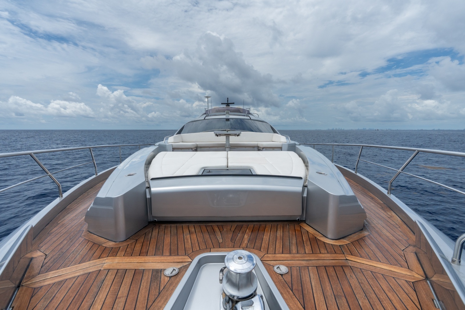 83ft Pershing Yacht For Sale