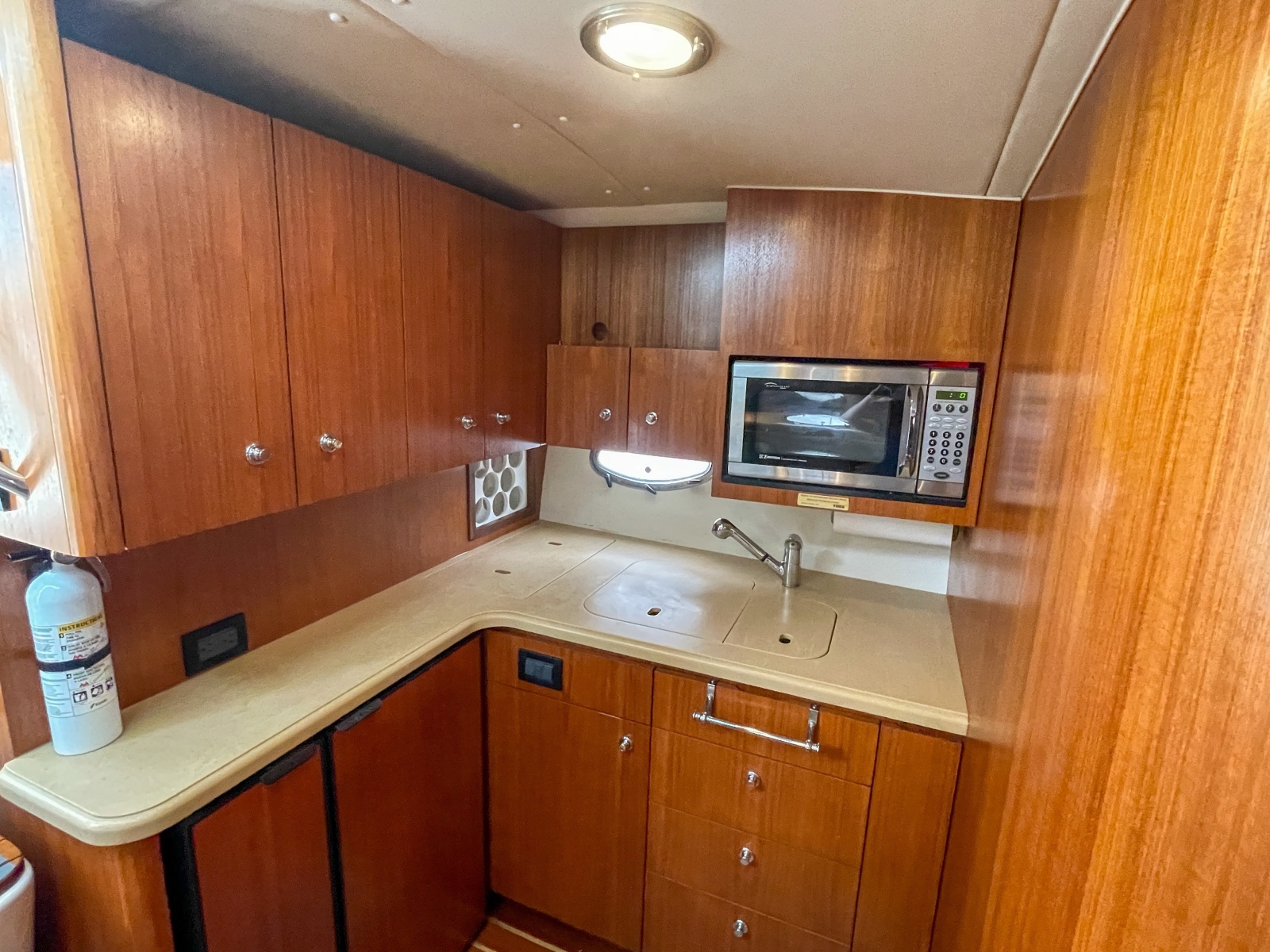2004 Tiara 3800 Open Corian countertops