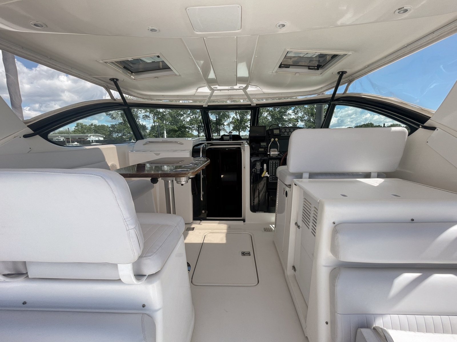 2004 Tiara 3800 Open helmdeck