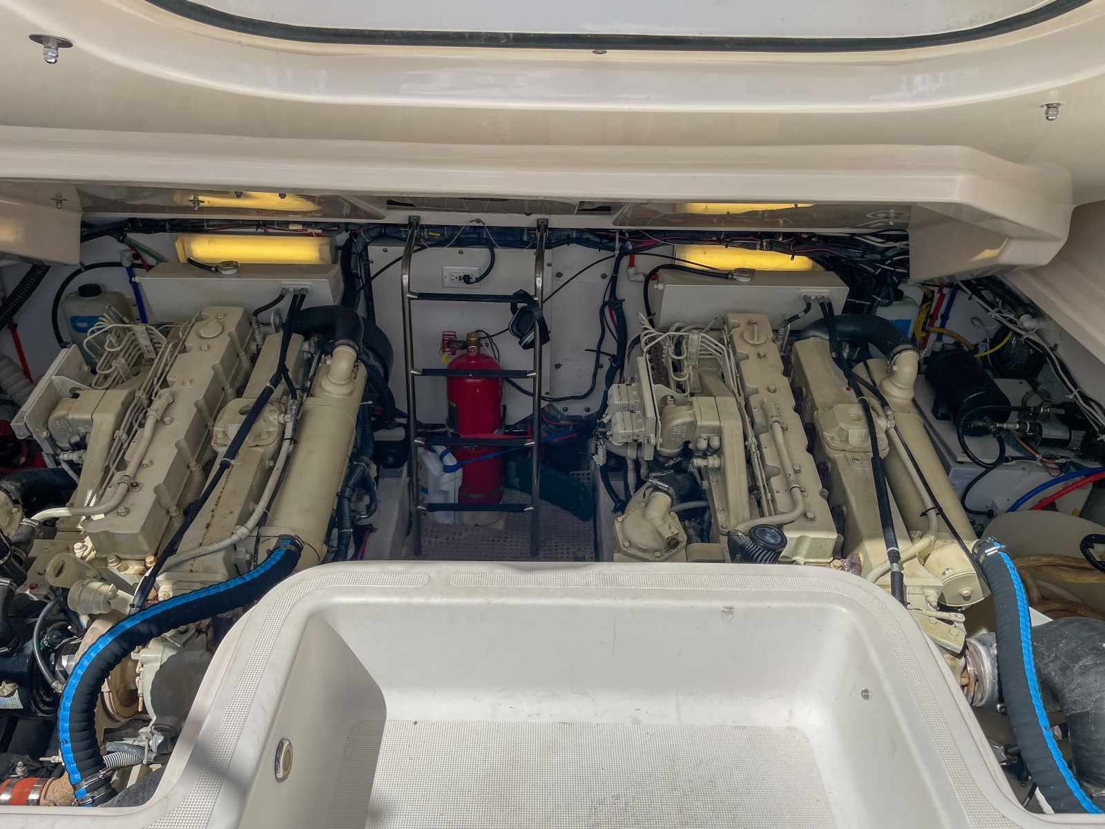 2004 Tiara 3800 Open twin Cummins engines
