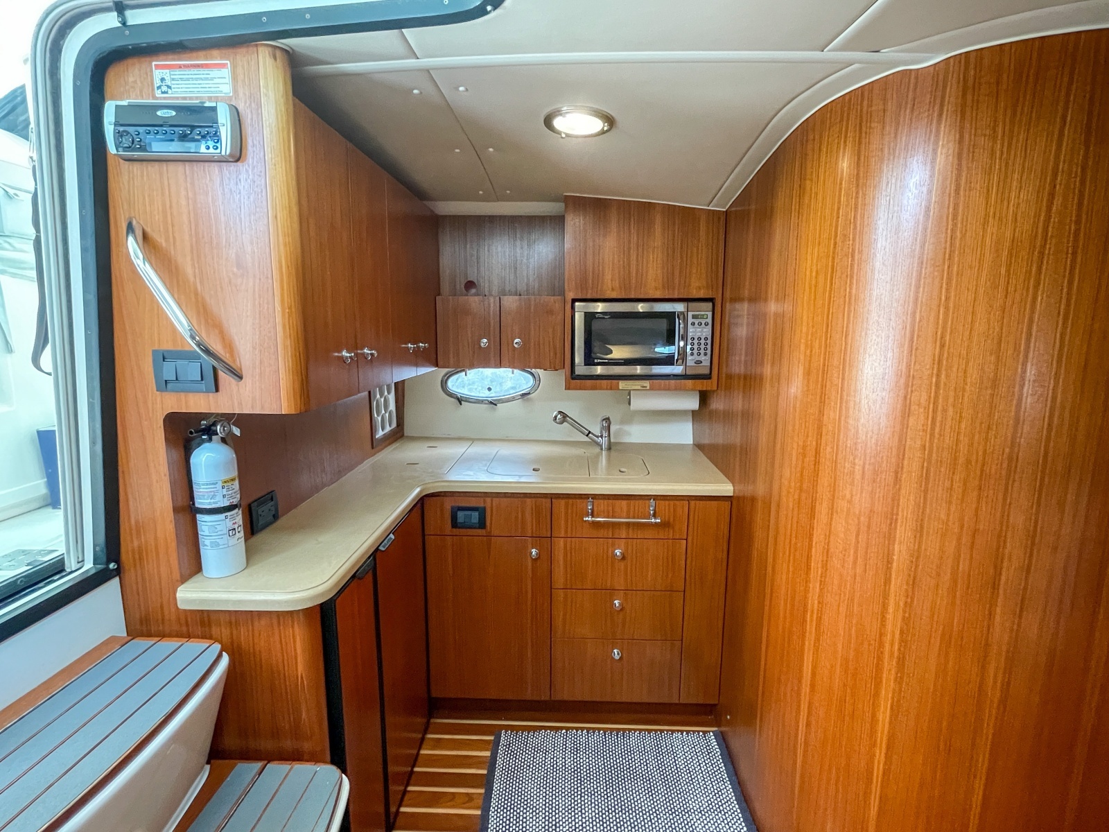 2004 Tiara 3800 Open galley