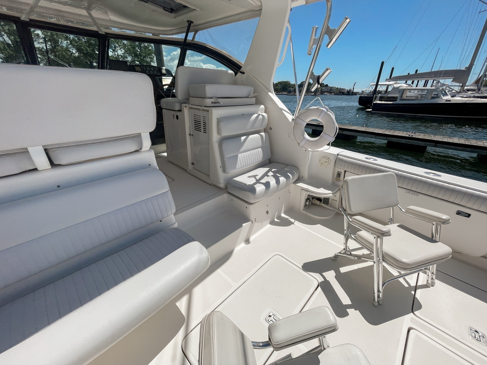 2004 Tiara 3800 Open aft deck seating