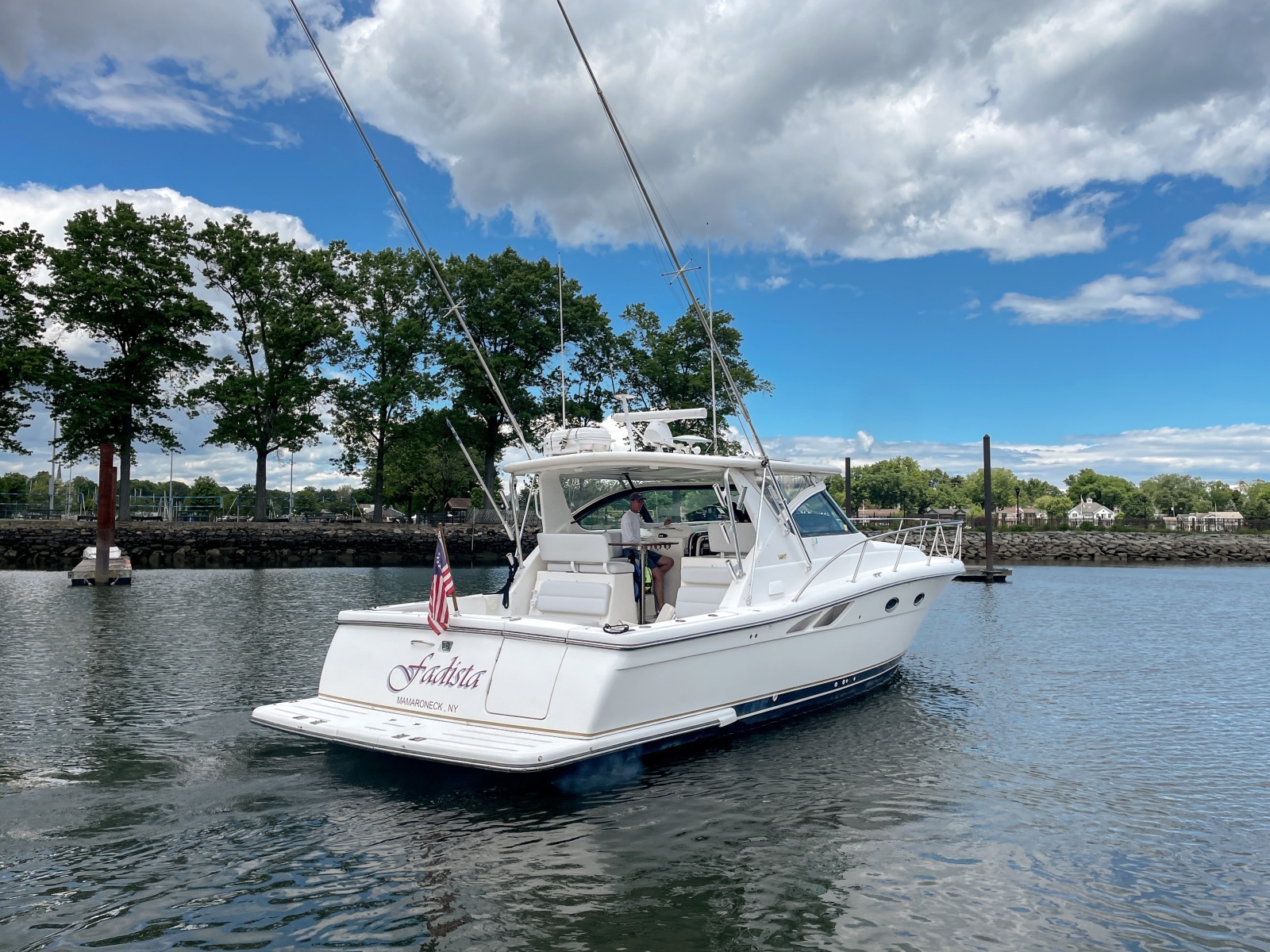 2004 Tiara 3800 Open starboard hind quarter