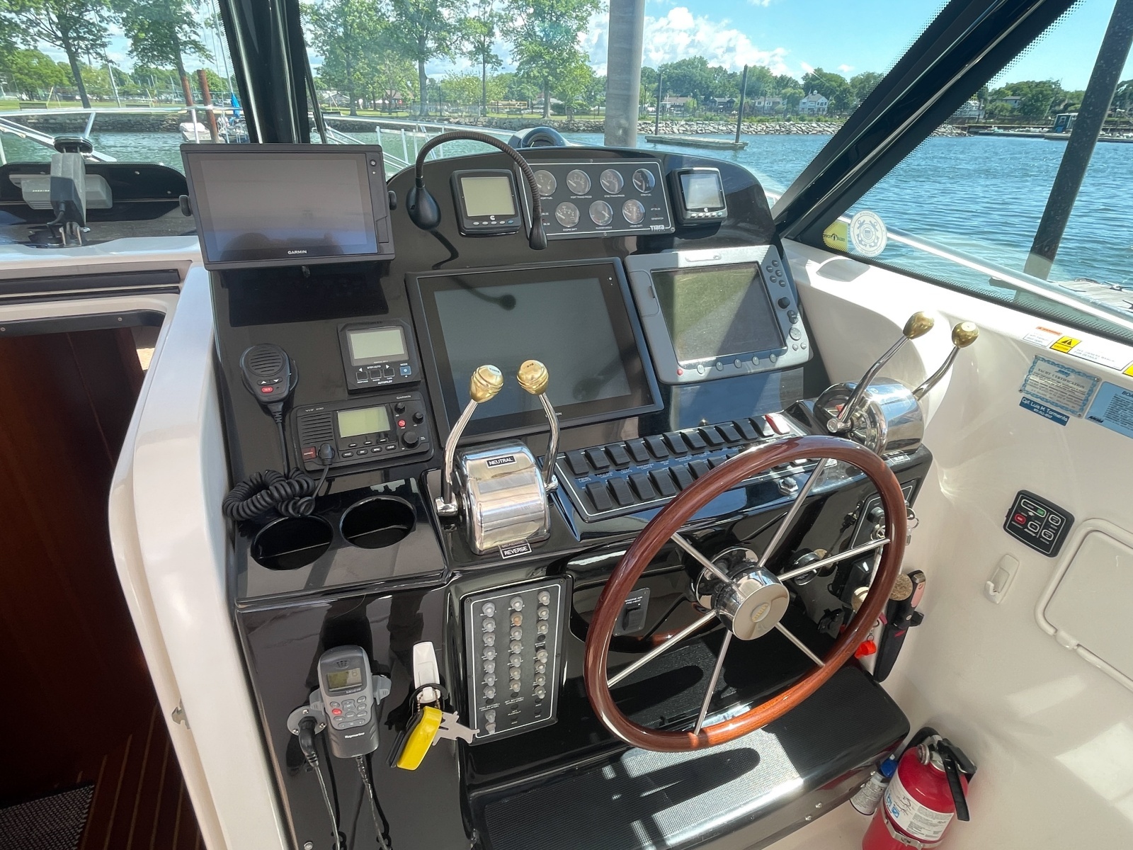 2004 Tiara 3800 Open helm