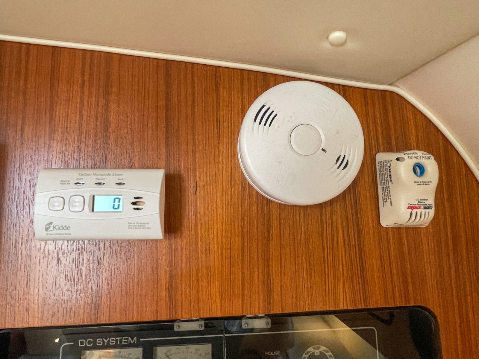 2004 Tiara 3800 Open Co2 and smoke alarms