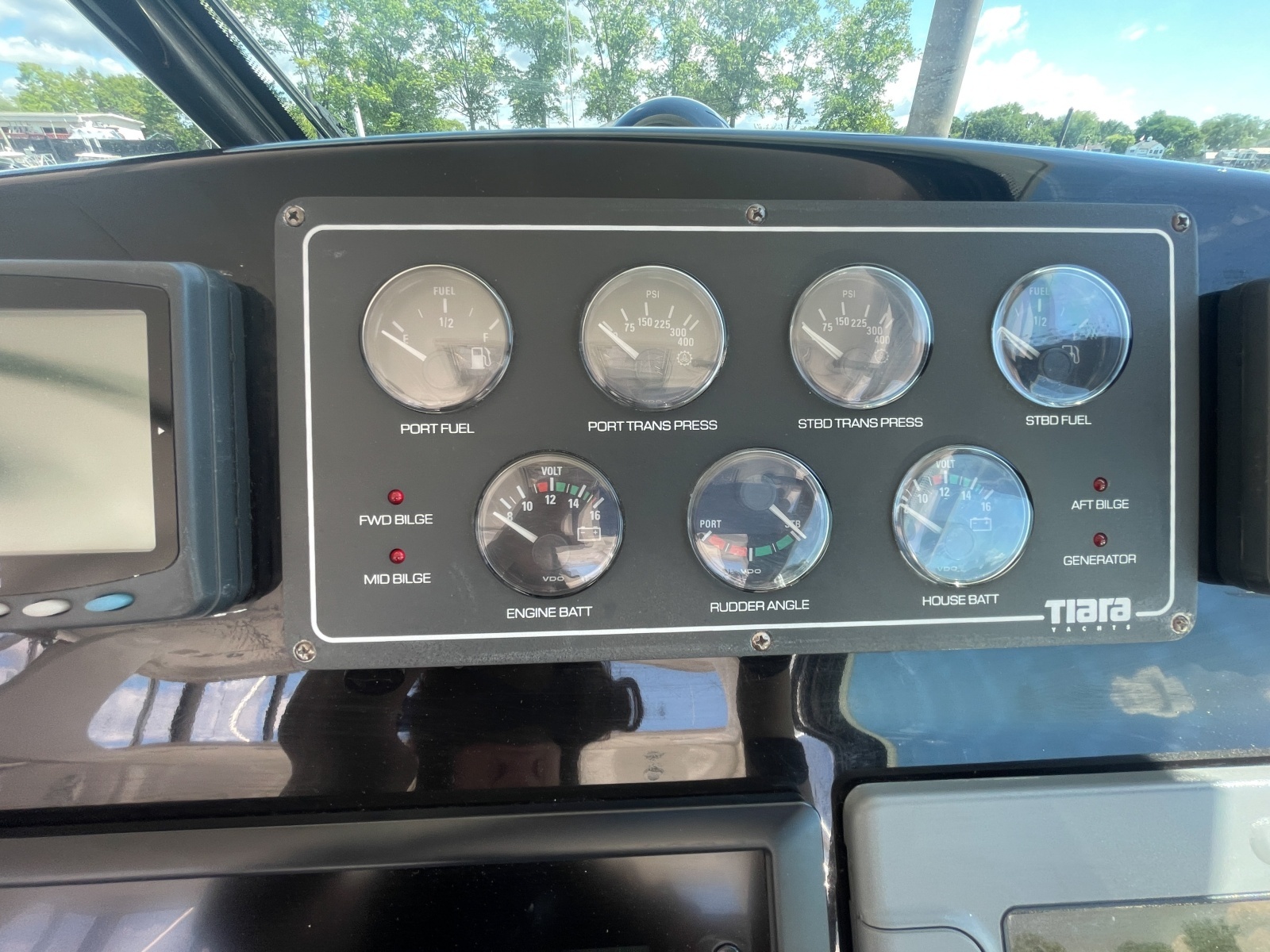 2004 Tiara 3800 Open helm guages