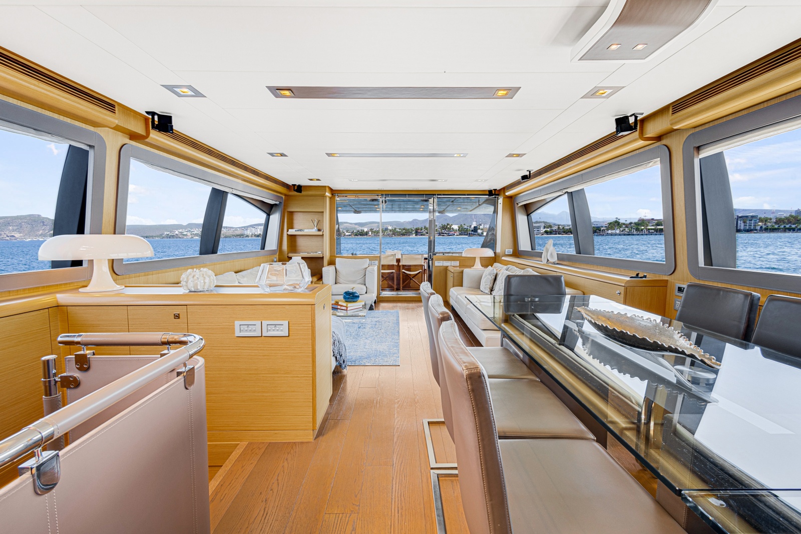 2013 Ferretti Yachts F800