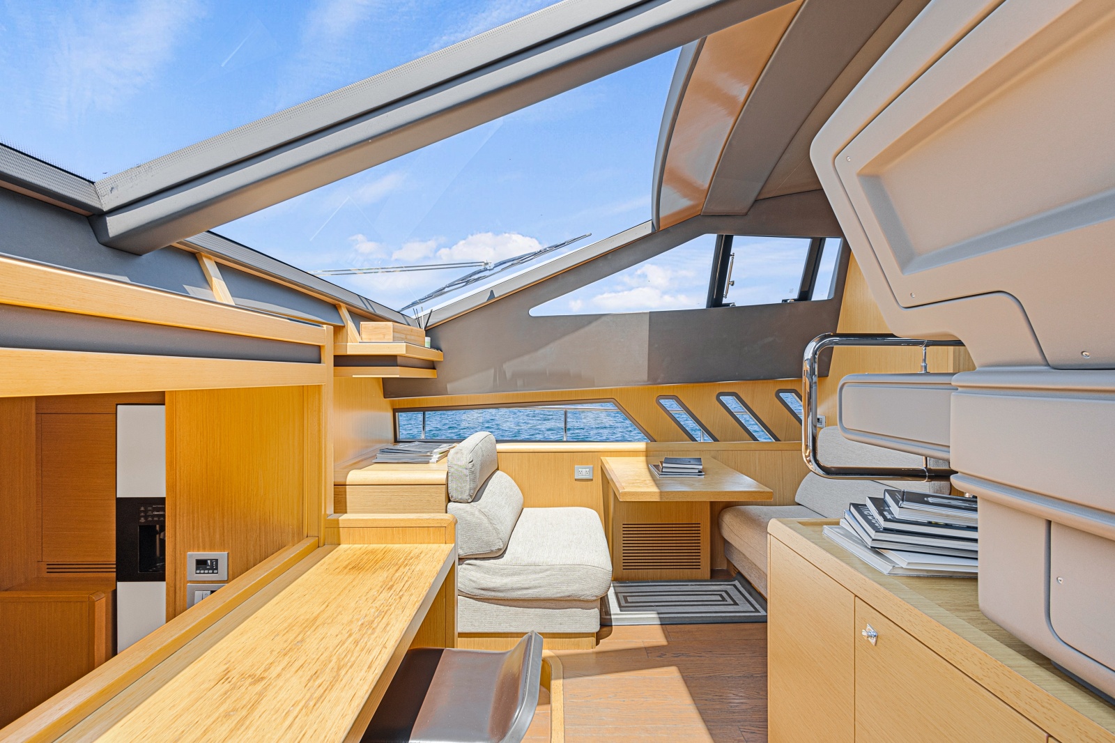 2013 Ferretti Yachts F800