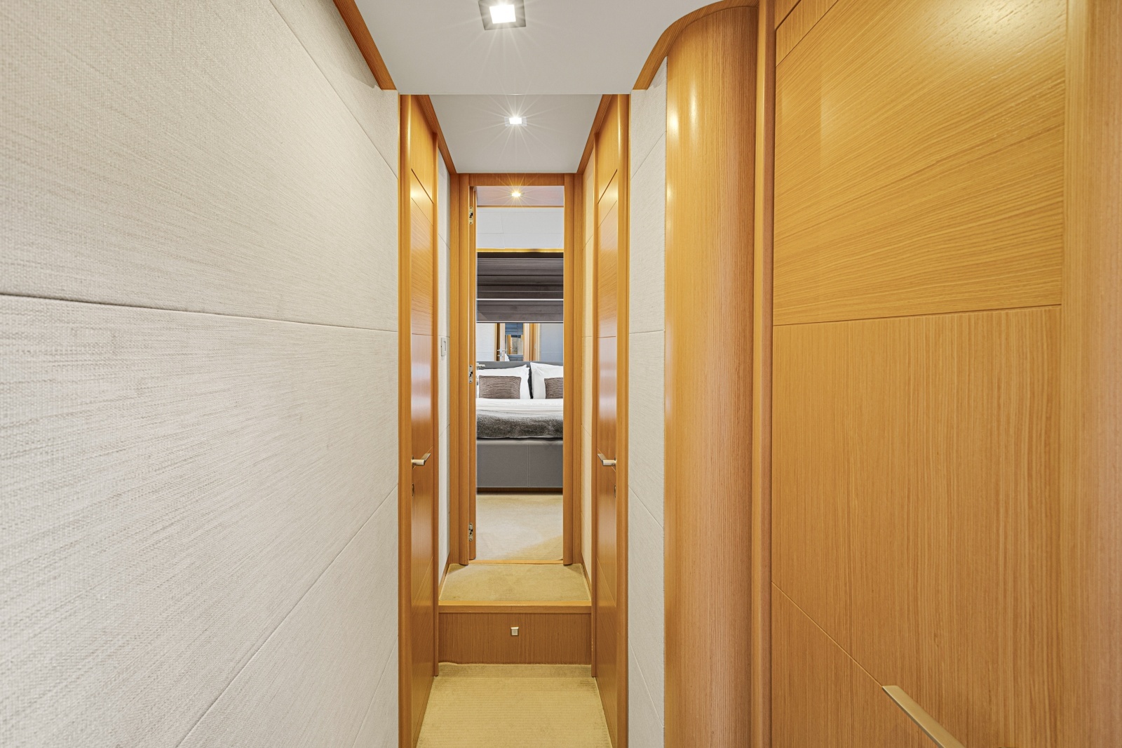 2013 Ferretti Yachts F800