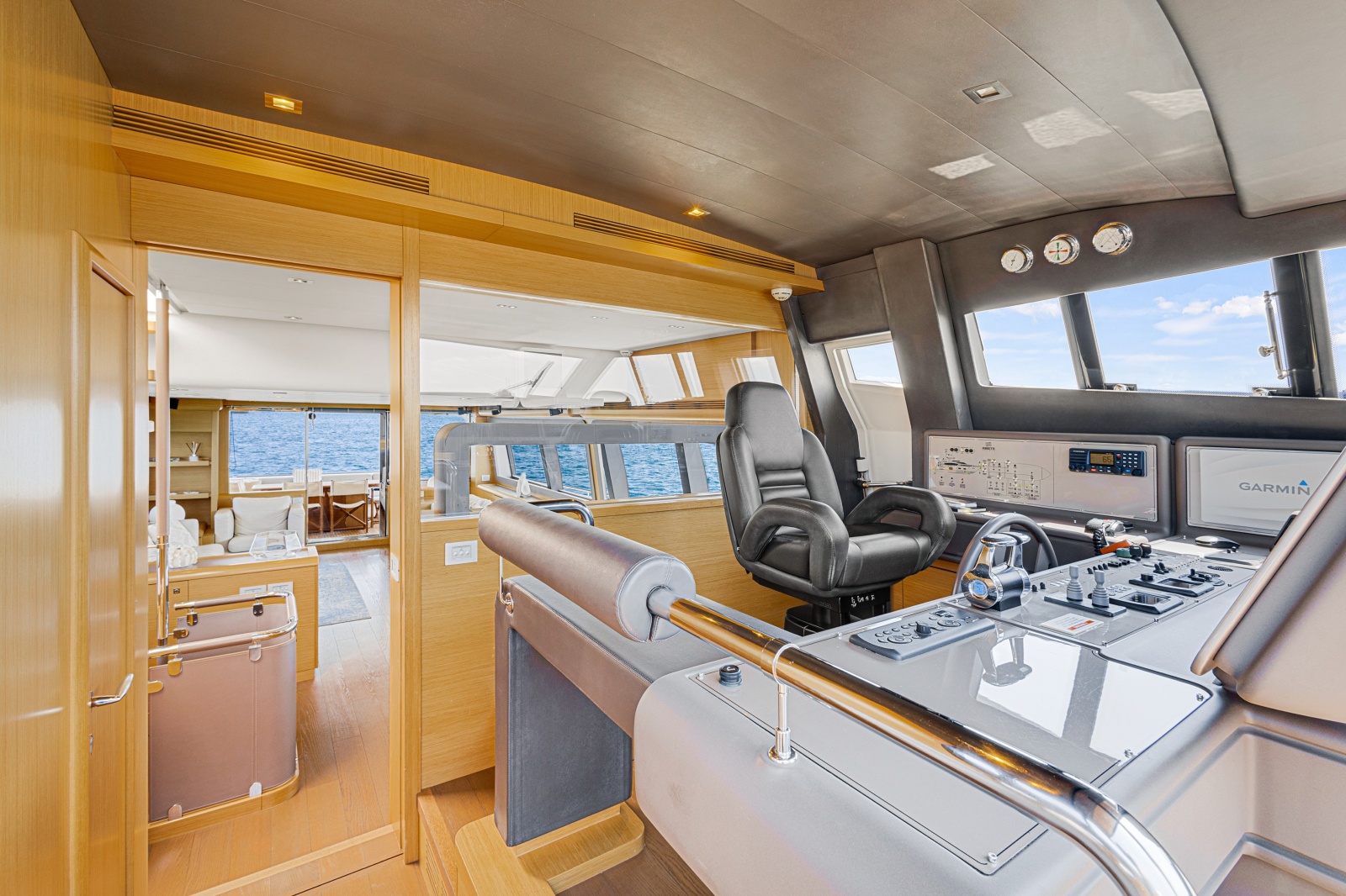 2013 Ferretti Yachts F800