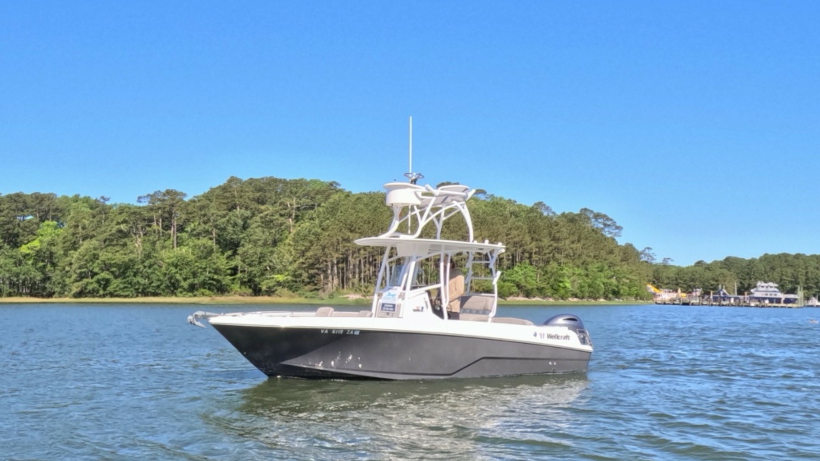 2020 Wellcraft 222 Fisherman