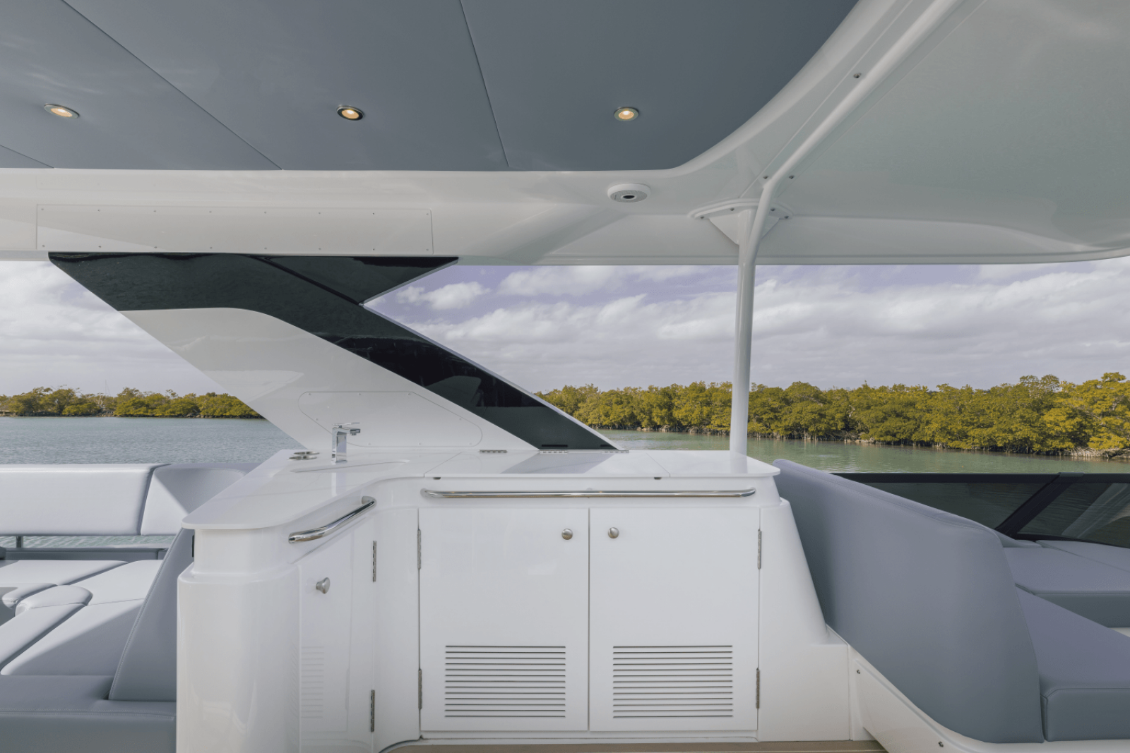 57ft Cruisers Yachts Yacht For Sale