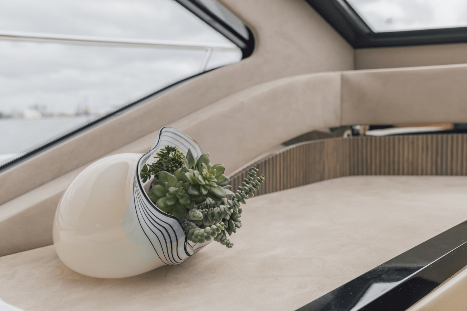 57ft Cruisers Yachts Yacht For Sale