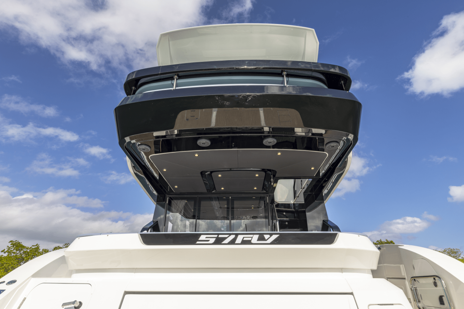 57ft Cruisers Yachts Yacht For Sale