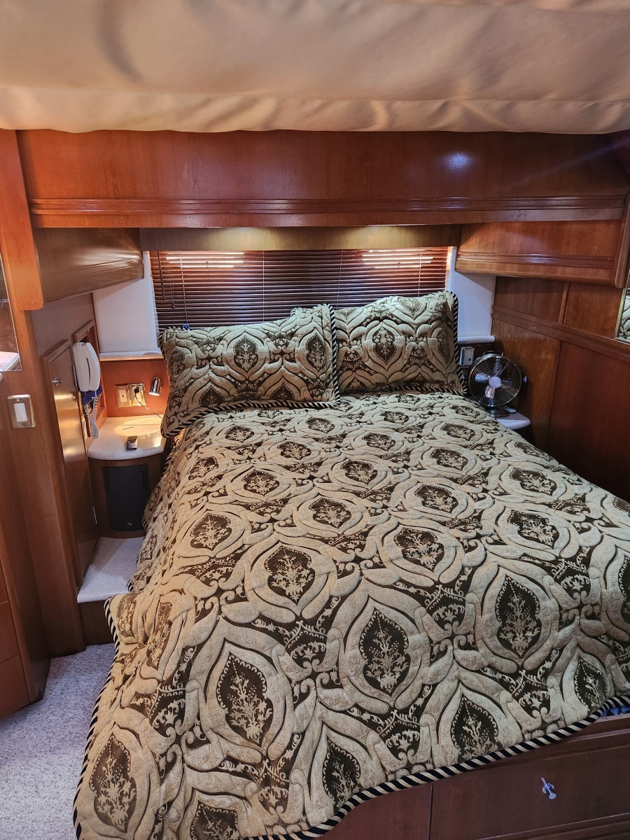 1998 Carver Voyager