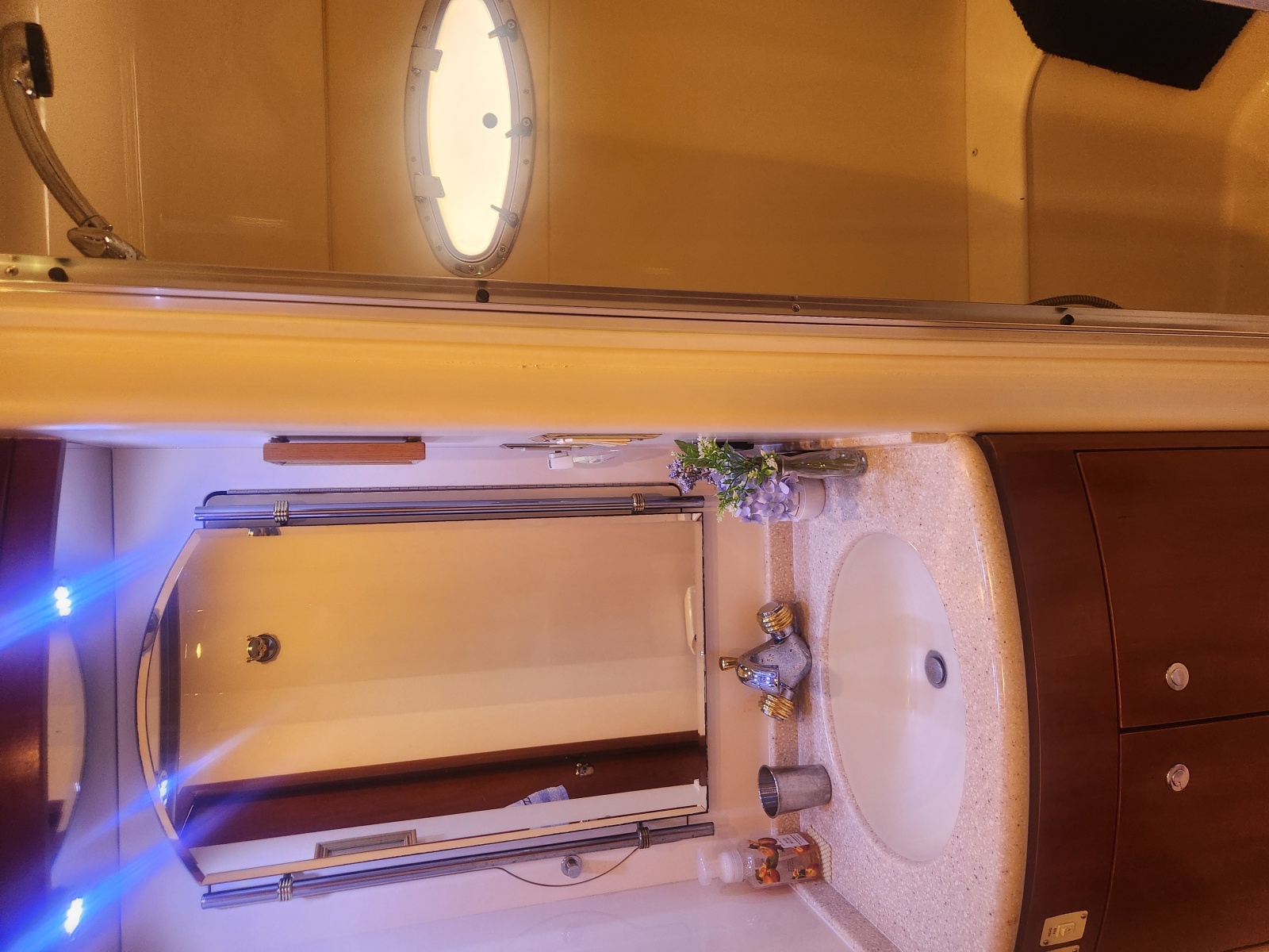1998 Carver Voyager