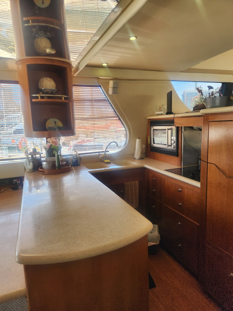1998 Carver Voyager