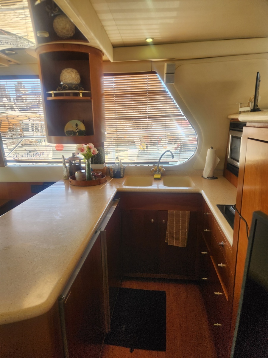 1998 Carver Voyager