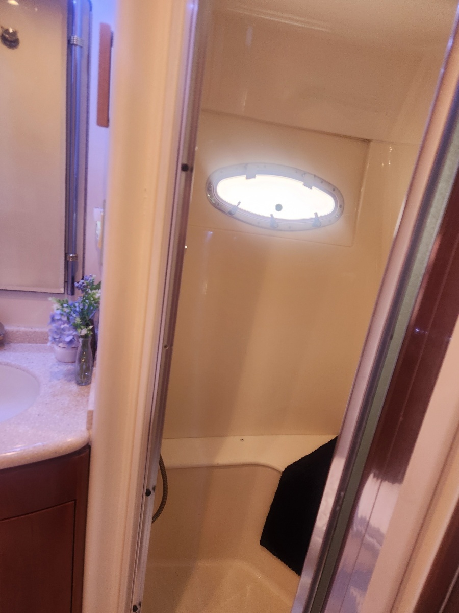 1998 Carver Voyager