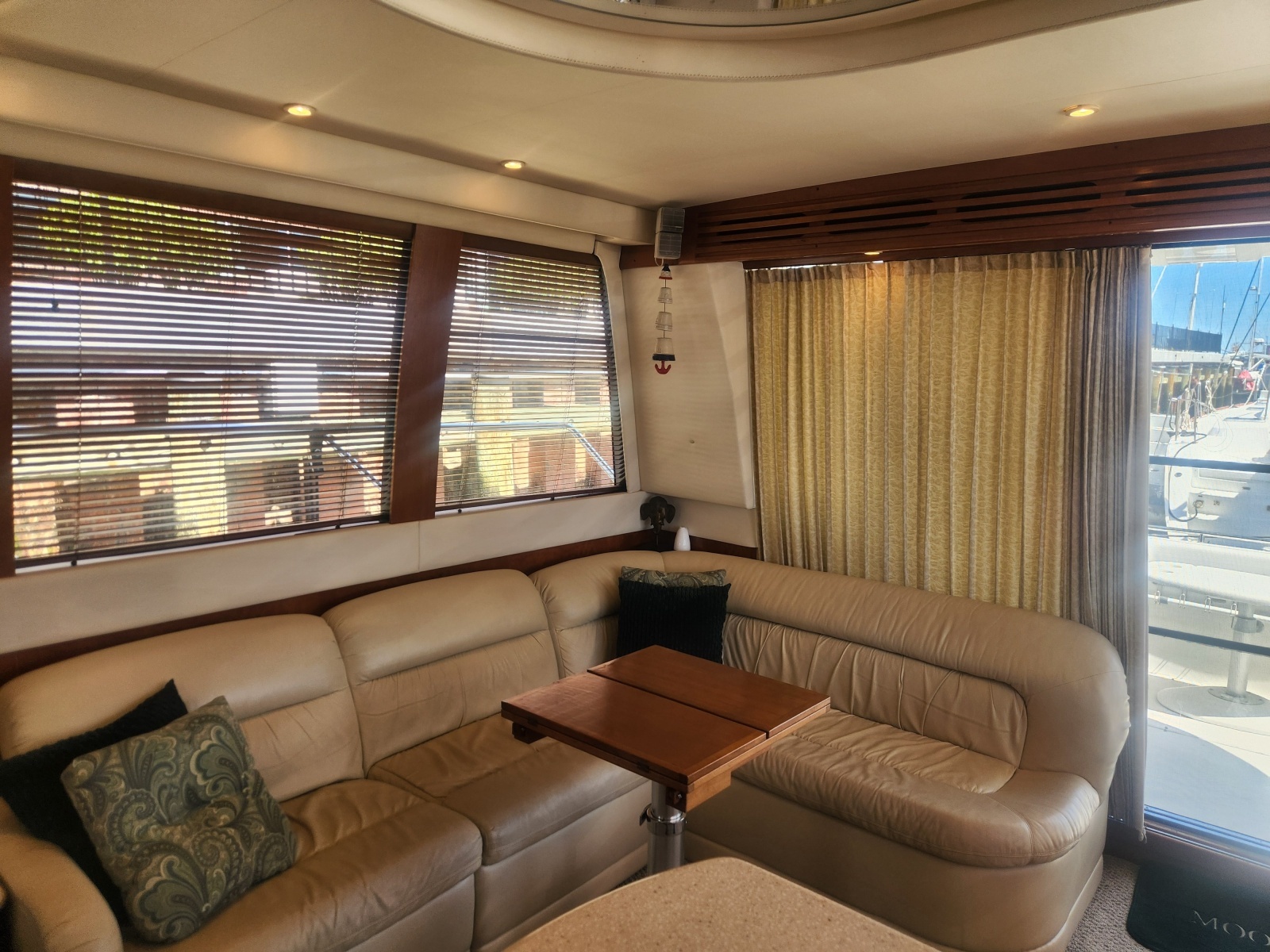1998 Carver Voyager