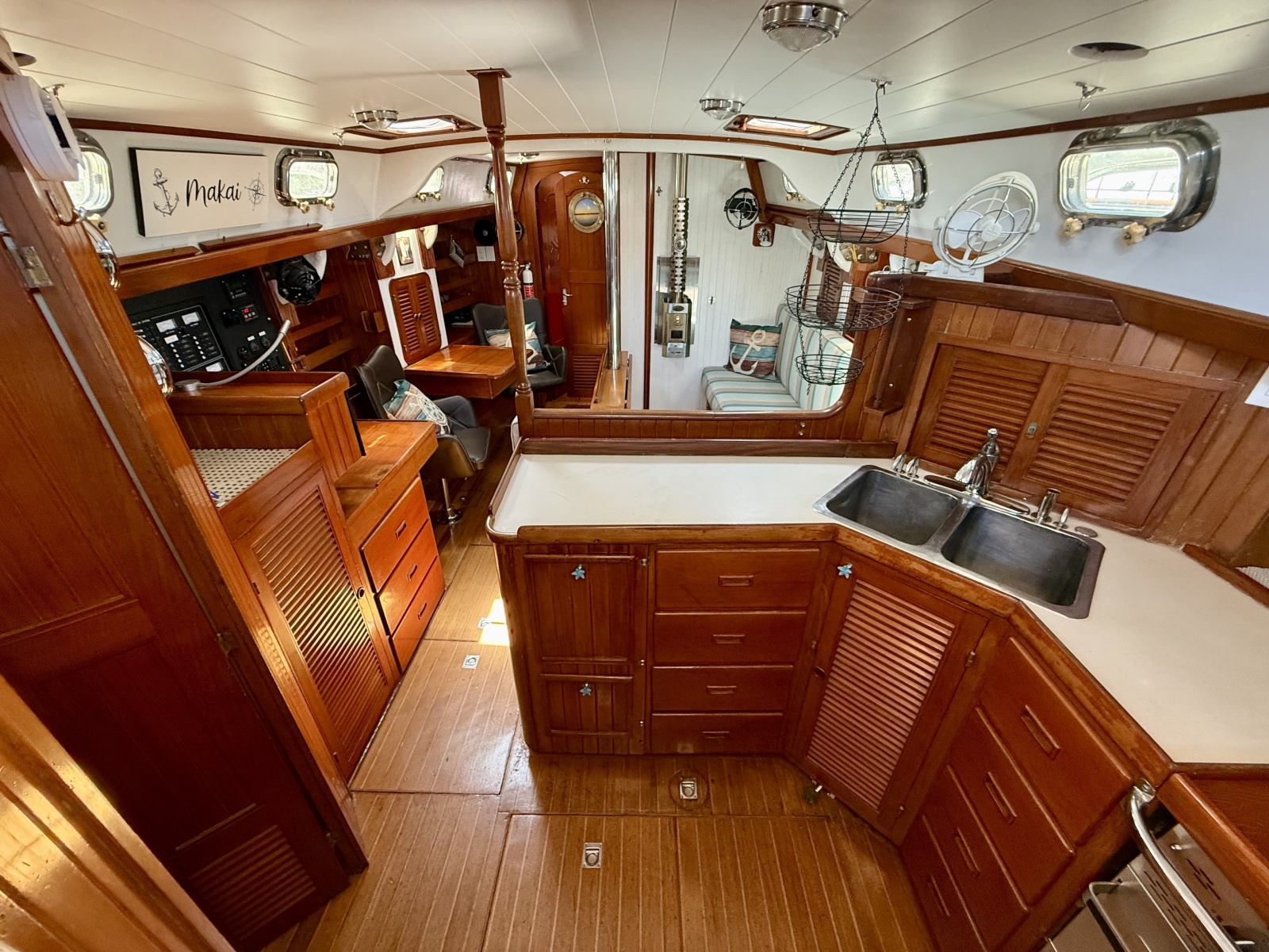 1985 Tayana Vancouver 42