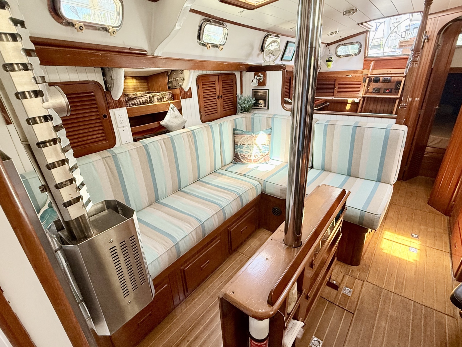 1985 Tayana Vancouver 42