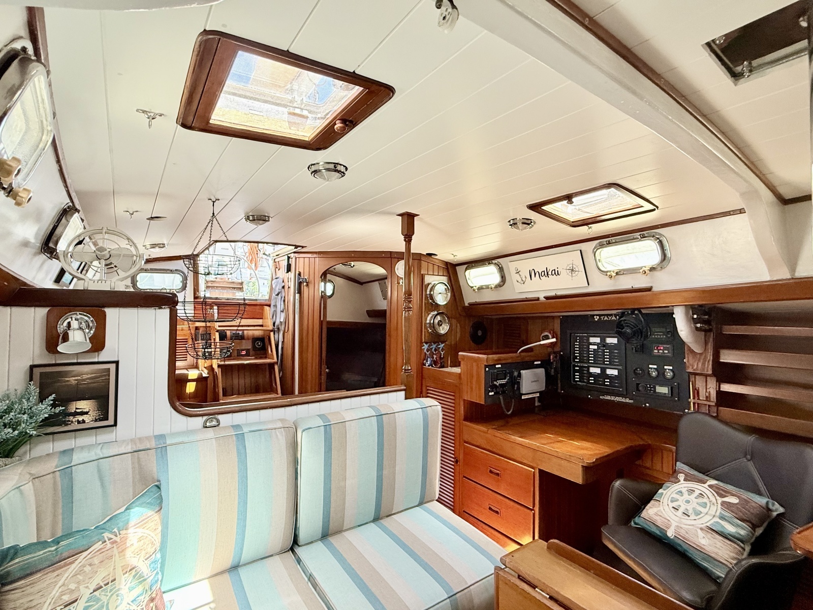 1985 Tayana Vancouver 42
