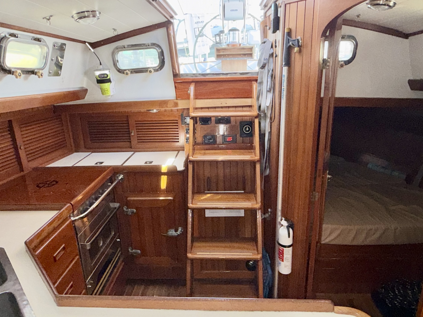 1985 Tayana Vancouver 42