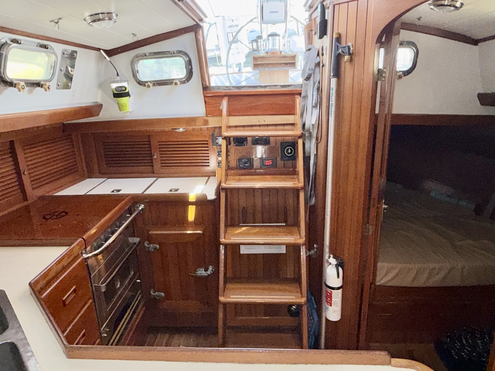 1985 Tayana Vancouver 42