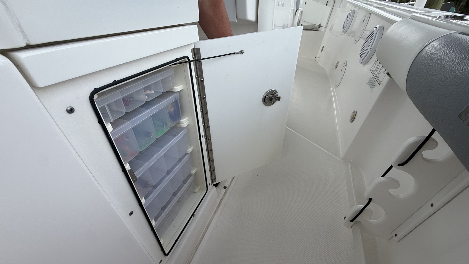 2016 Everglades 295 Center Console