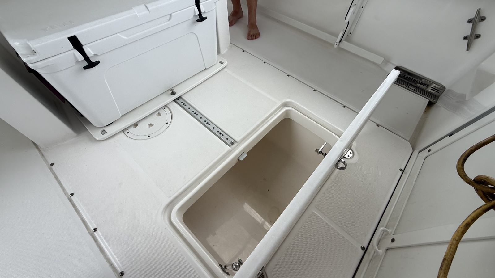 29' 2016 Everglades 295