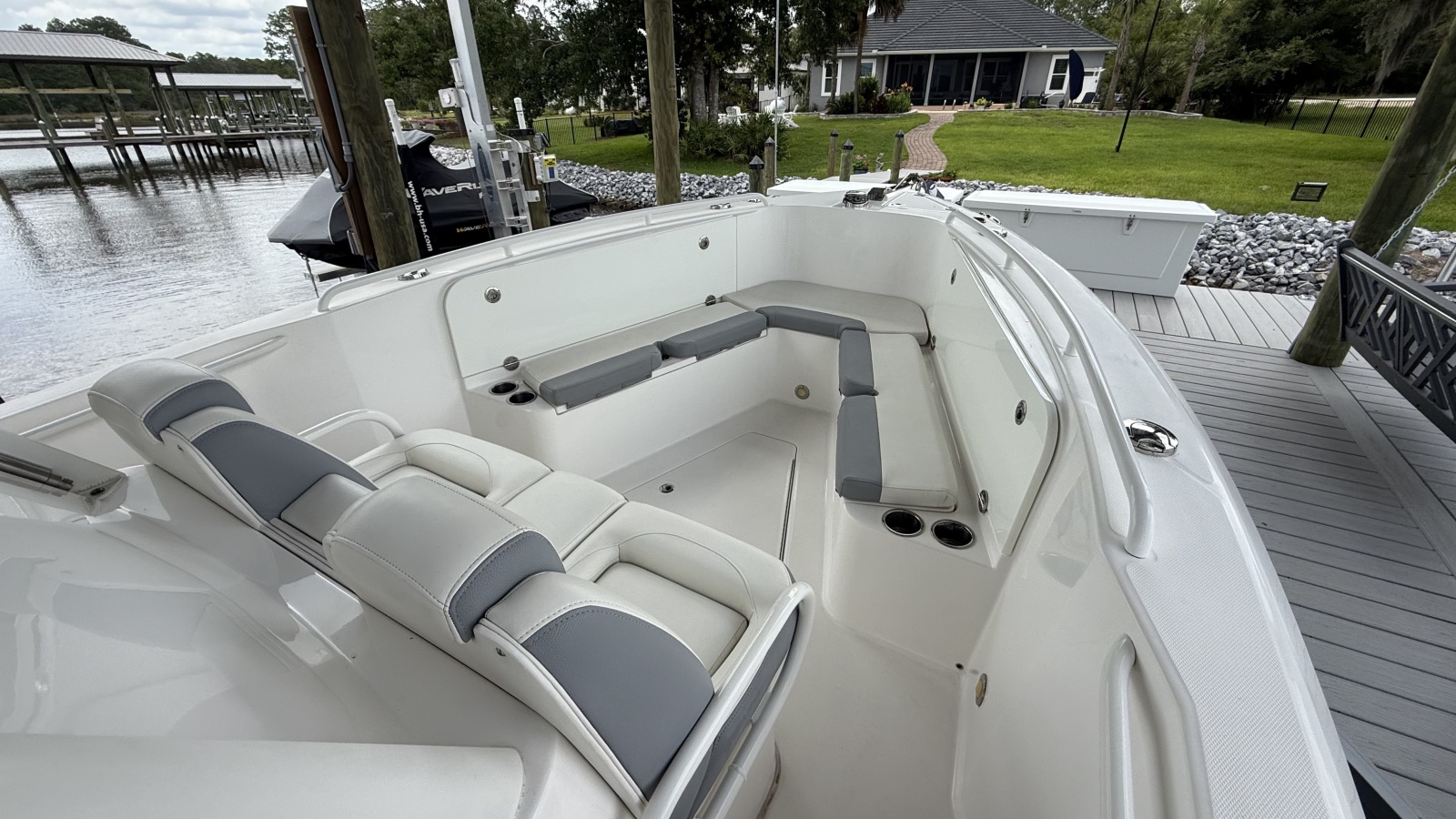 29' 2016 Everglades 295