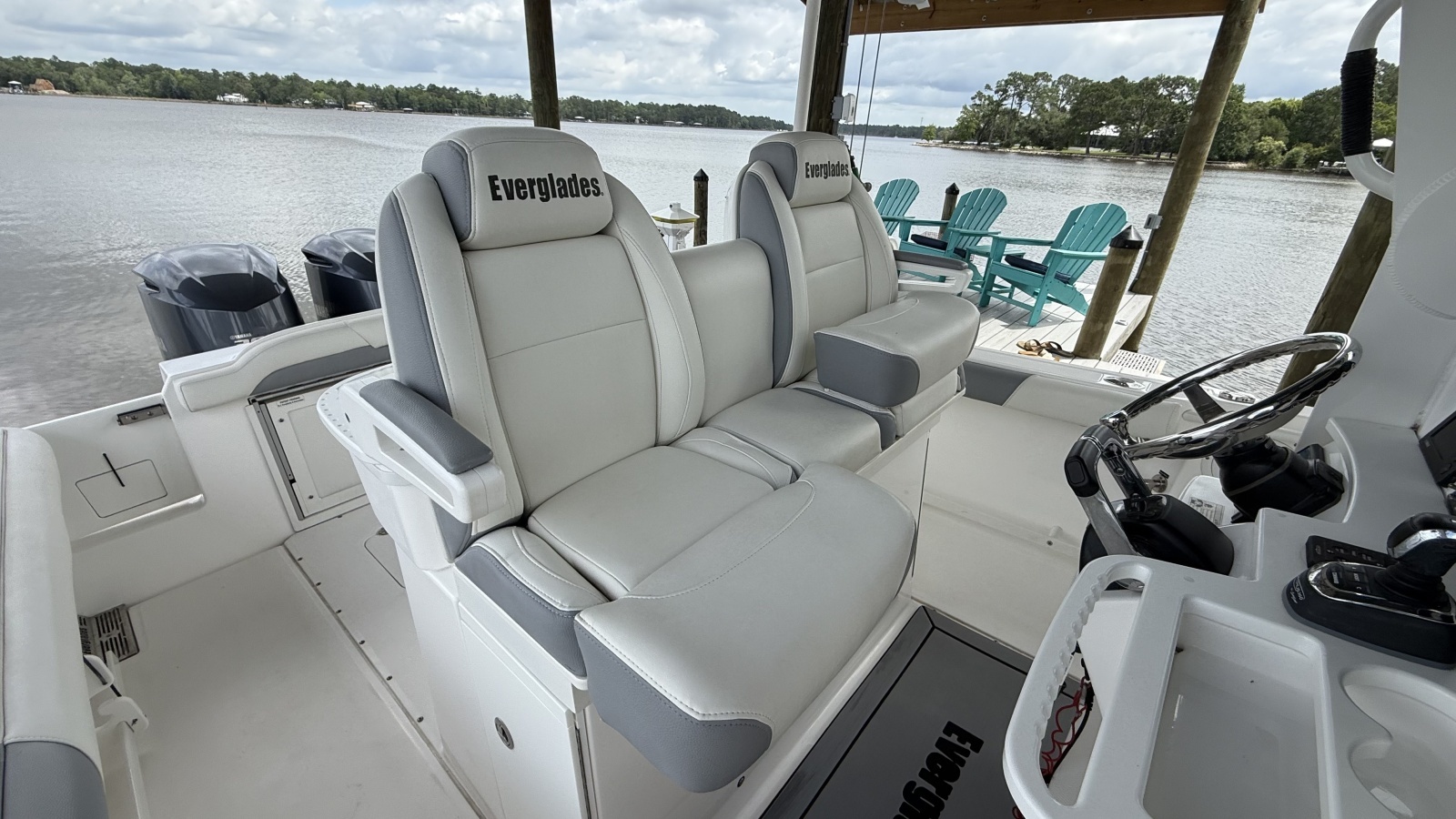 2016 Everglades 295 Center Console