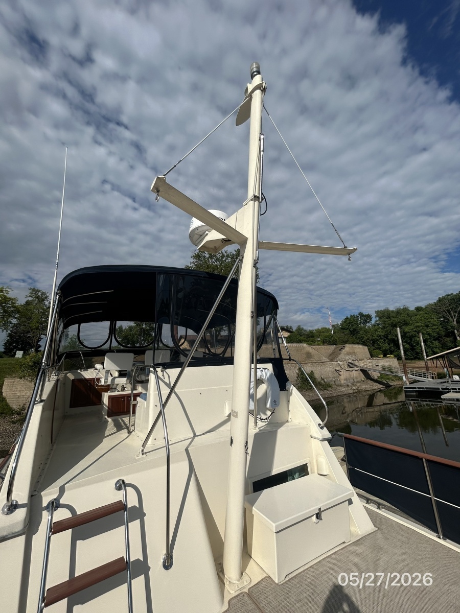 42' Hatteras mast