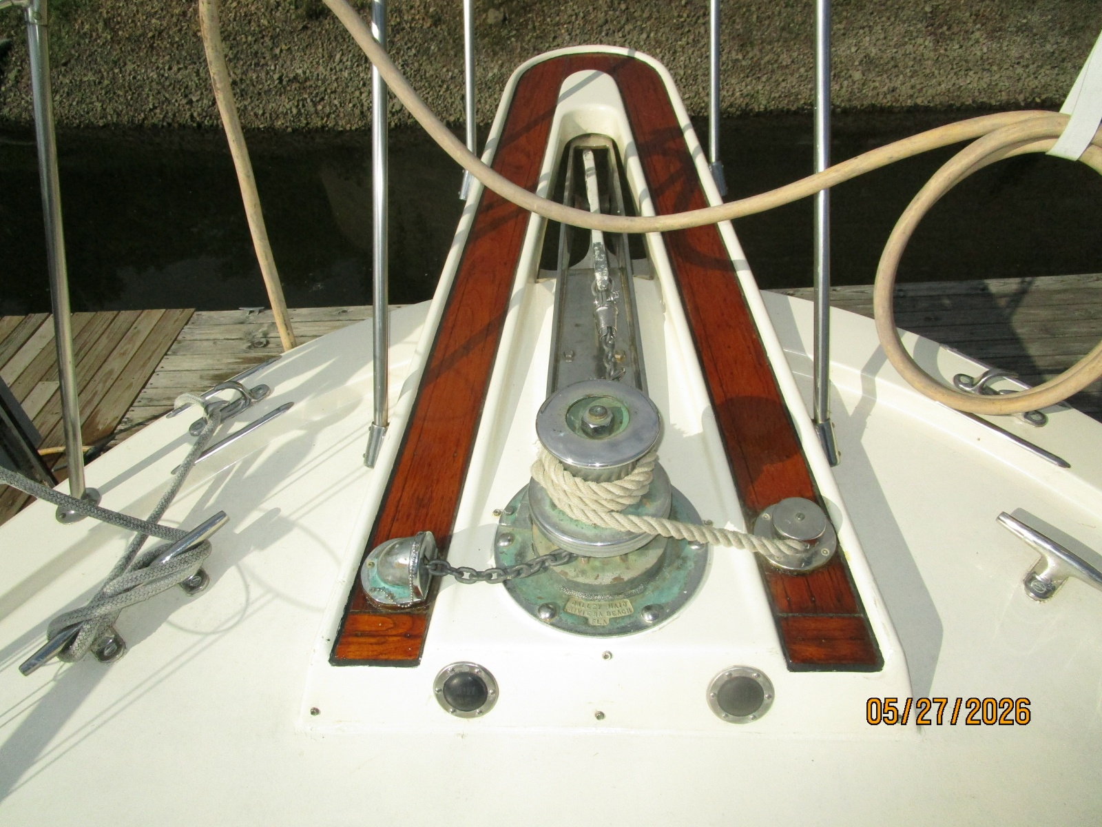 42' Hatteras anchor windlass1