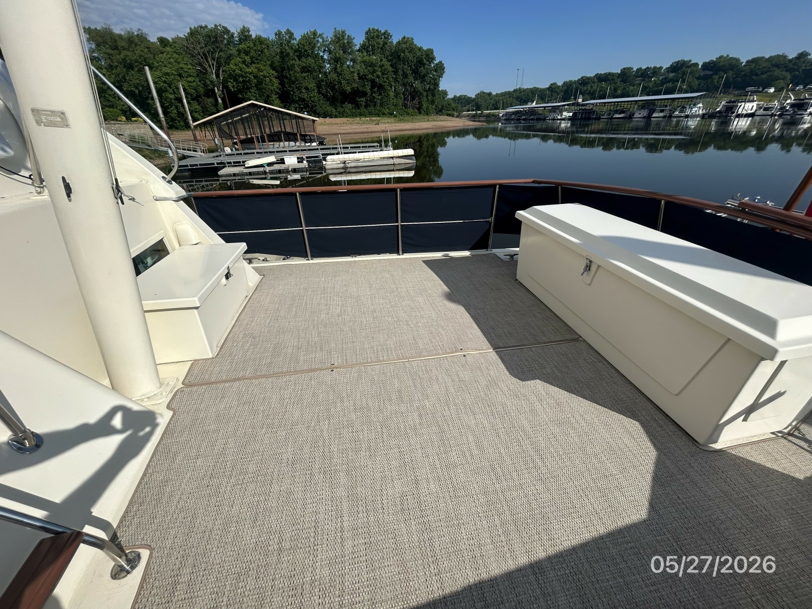 42' Hatteras sundeck starboard