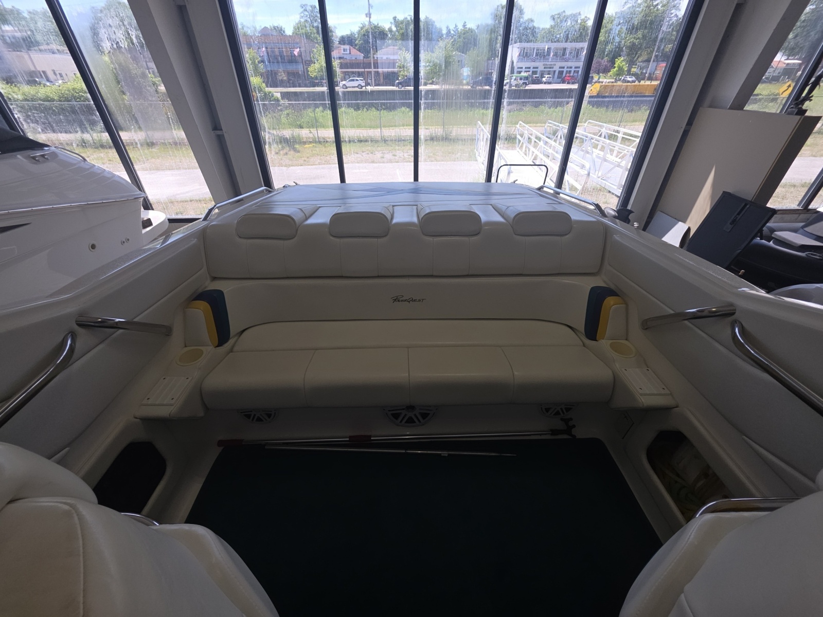 38' 2000 Powerquest 380 Avenger