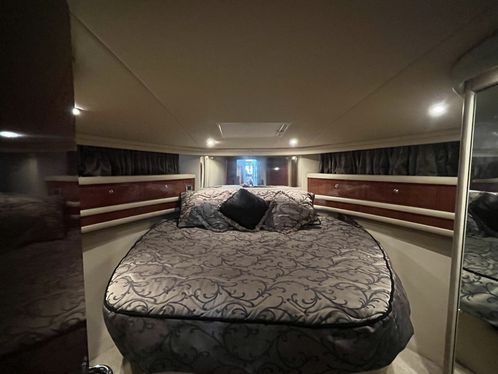 2003 Sea Ray 480 Sedan Bridge