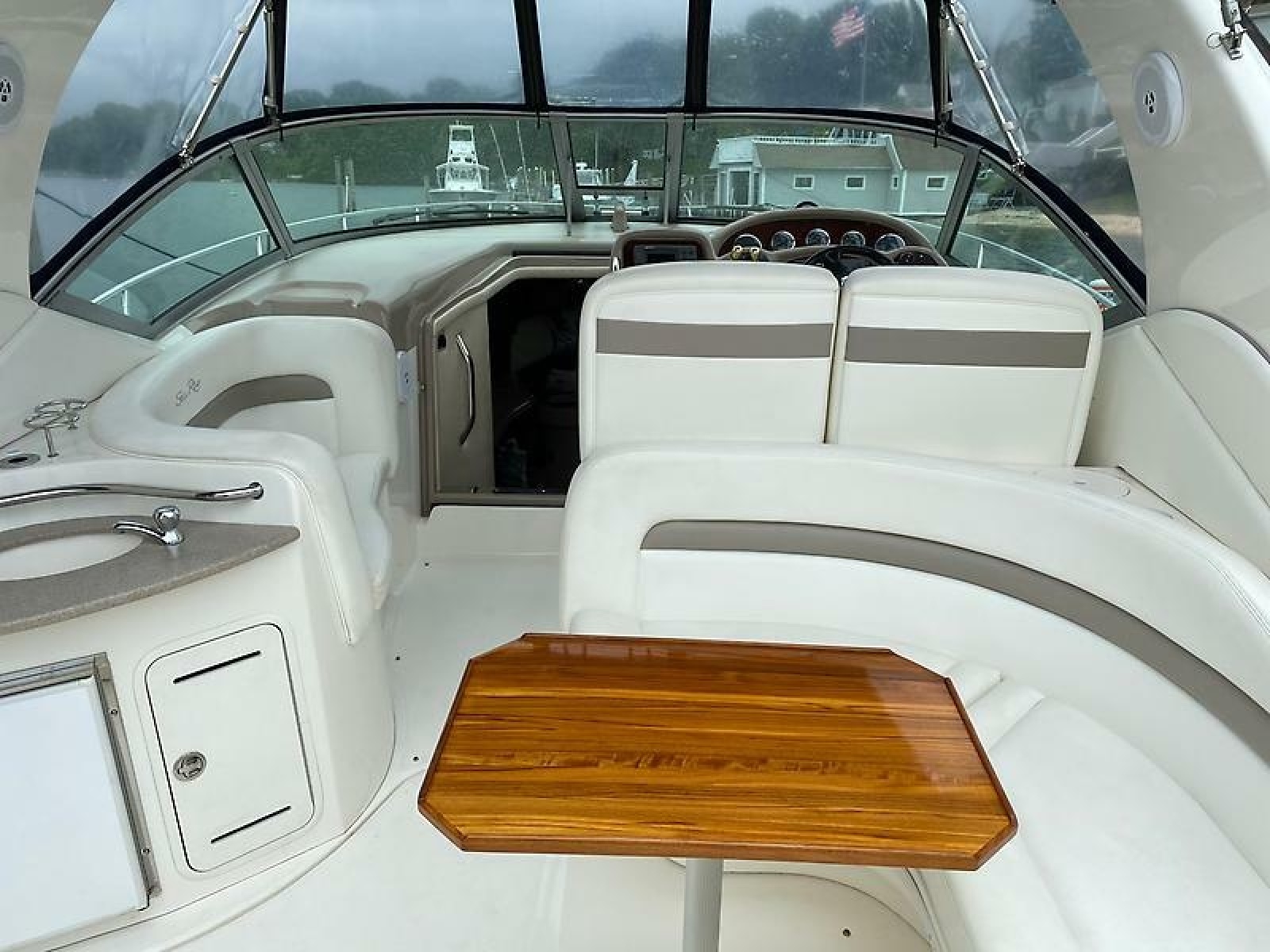 2004 Sea Ray 320 Sundancer