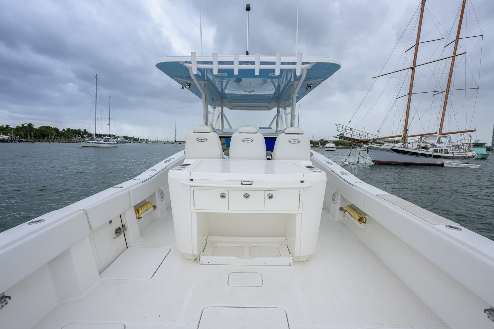 2019 Invincible 42 Open photo 15
