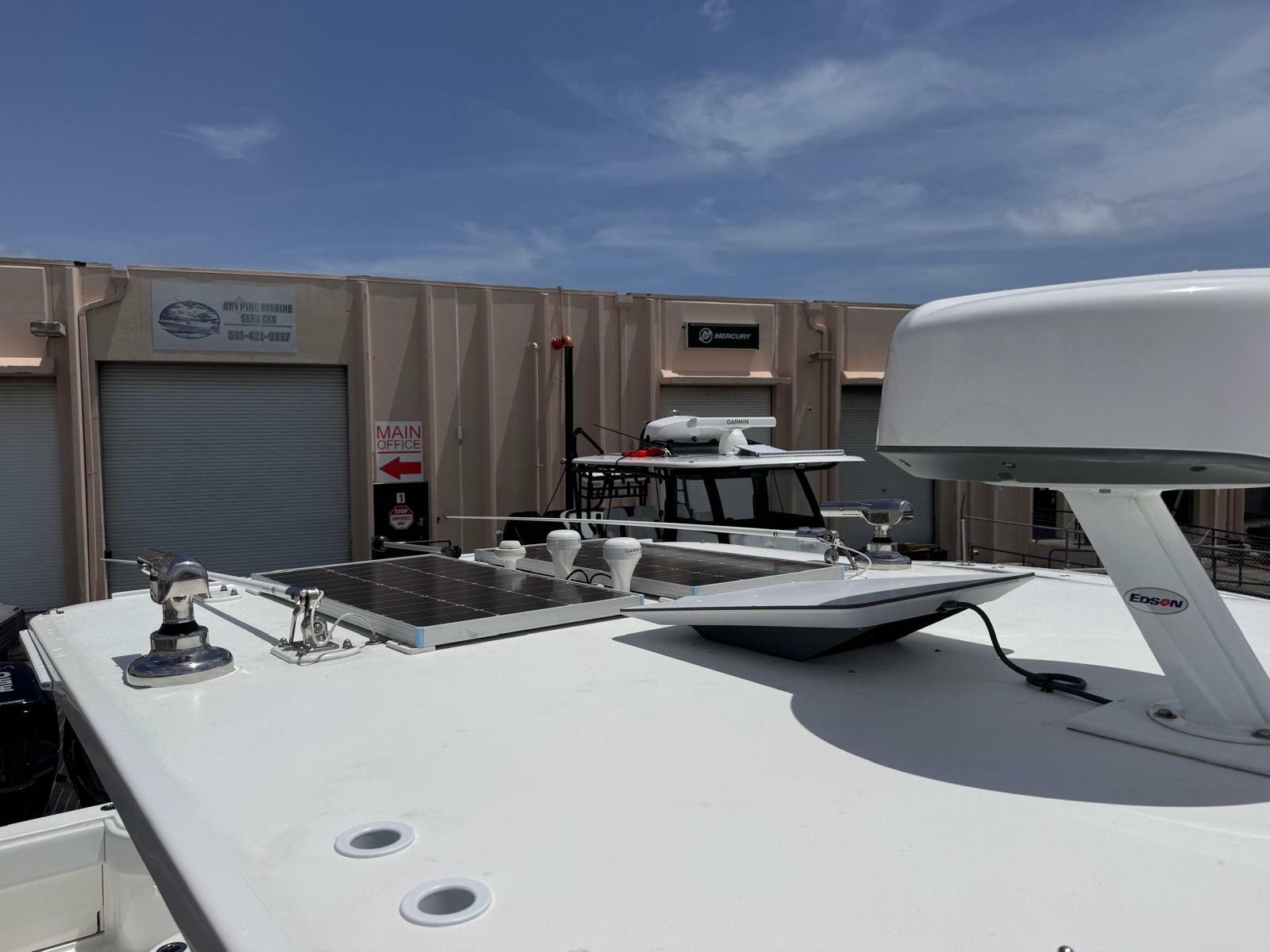2019 Invincible 42 Open