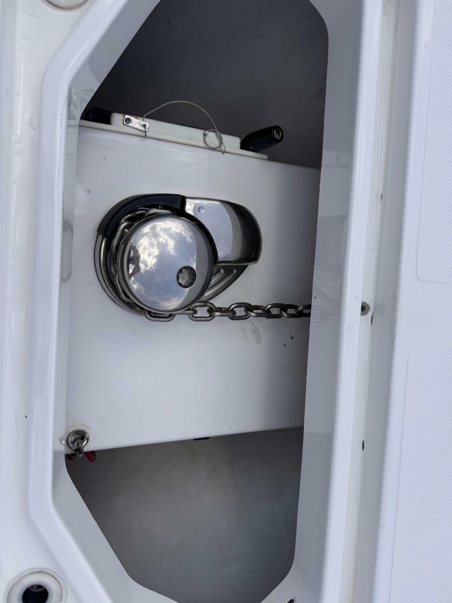 2019 Invincible 42 Open