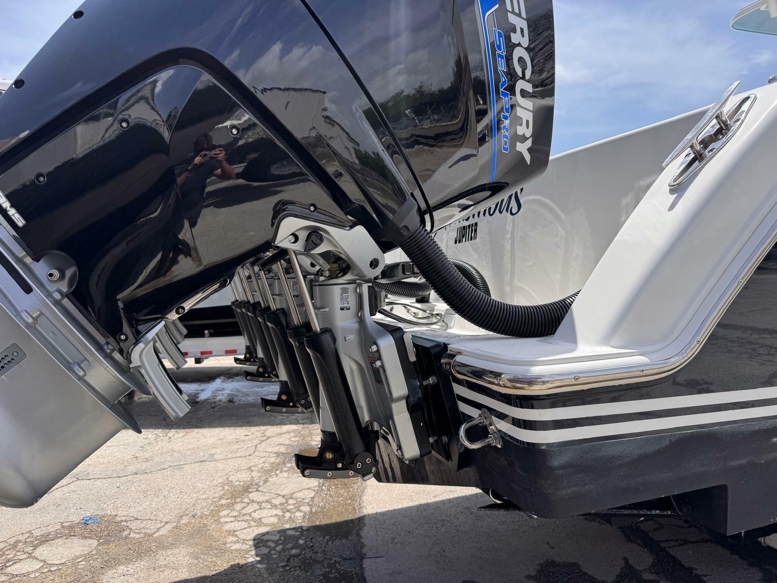 2019 Invincible 42 Open