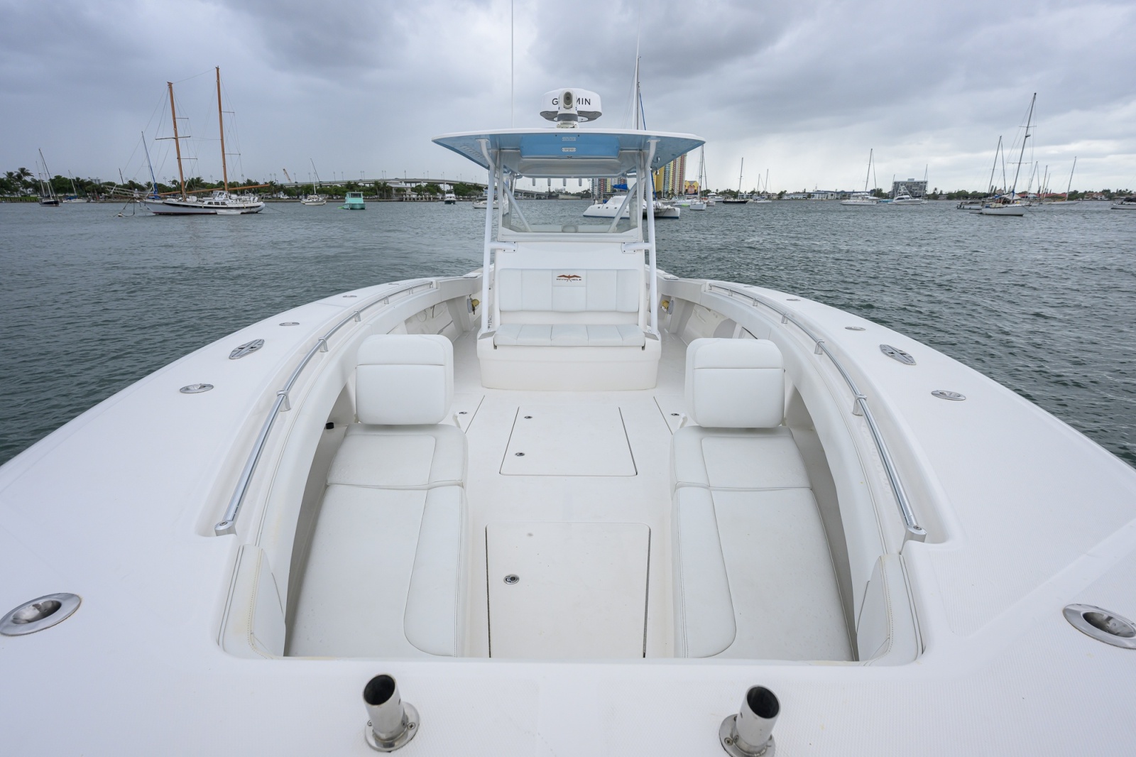 42' 2019 Invincible 42 Open