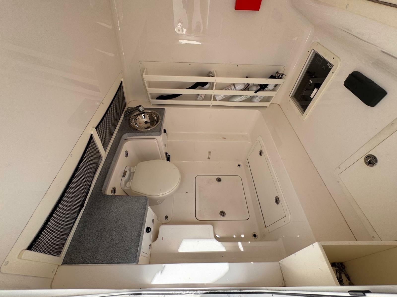 2019 Invincible 42 Open