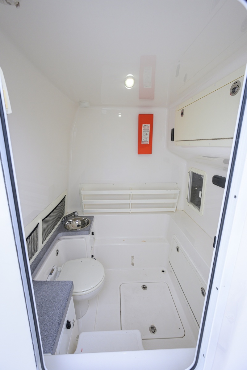 42' 2019 Invincible 42 Open