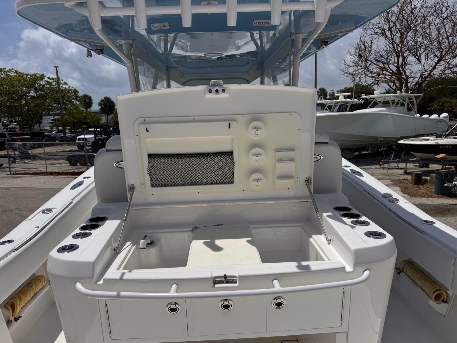 2019 Invincible 42 Open