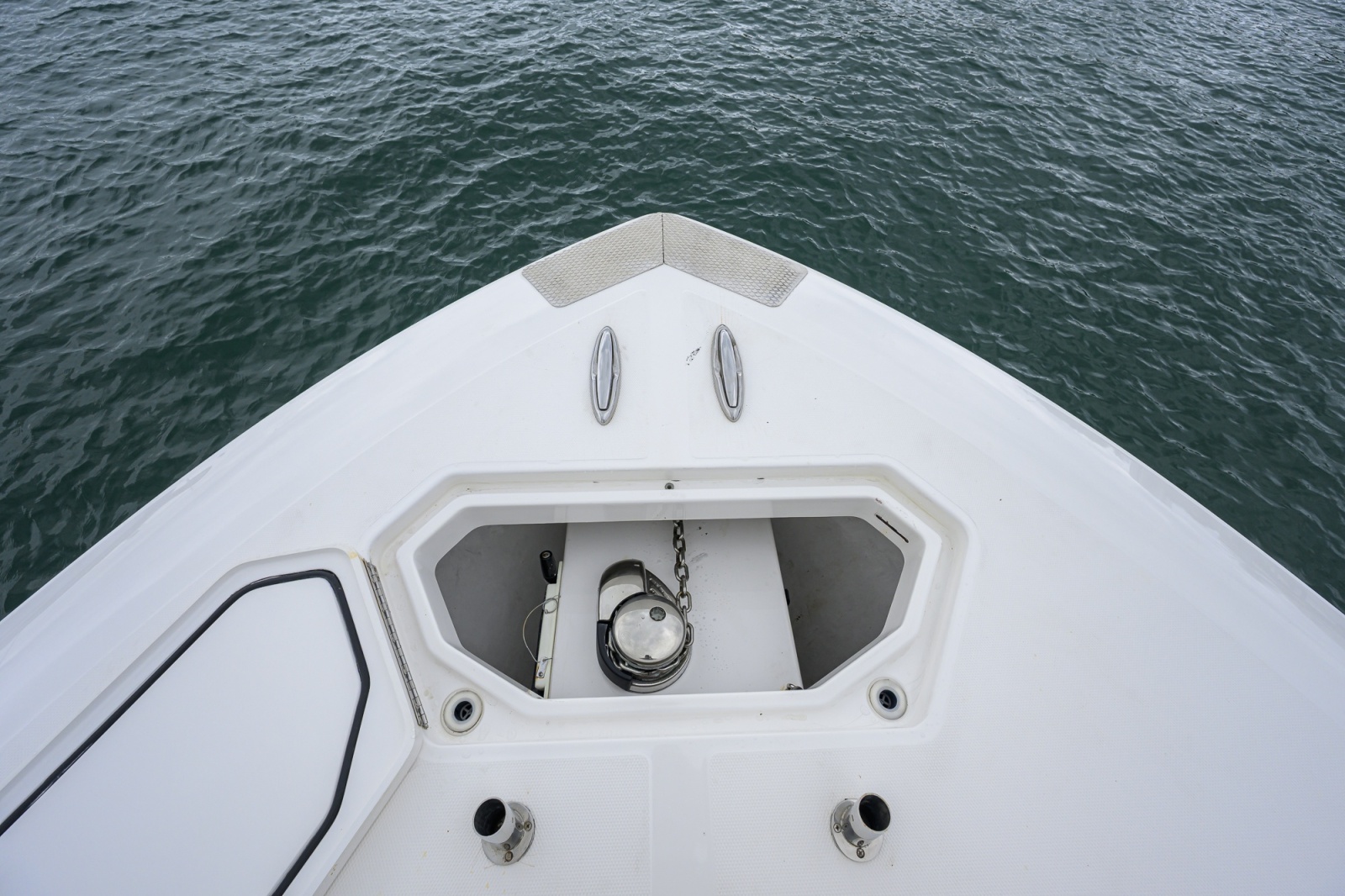 42' 2019 Invincible 42 Open