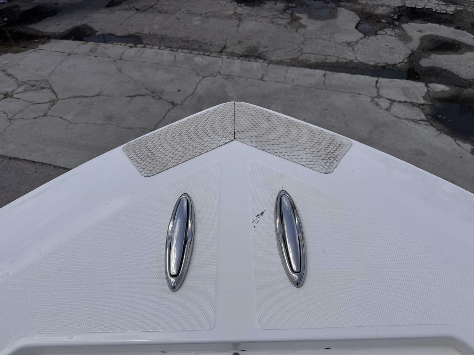 2019 Invincible 42 Open