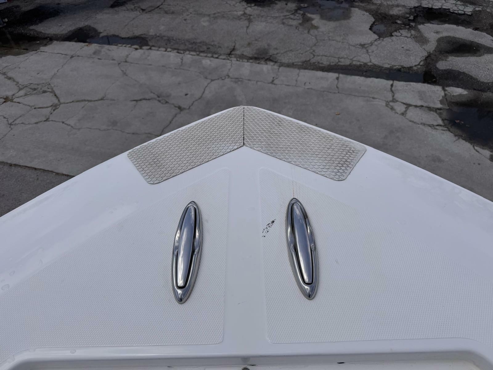 2019 Invincible 42 Open